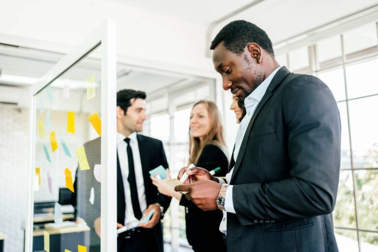 Les clés pour choisir une agence de communication performante
